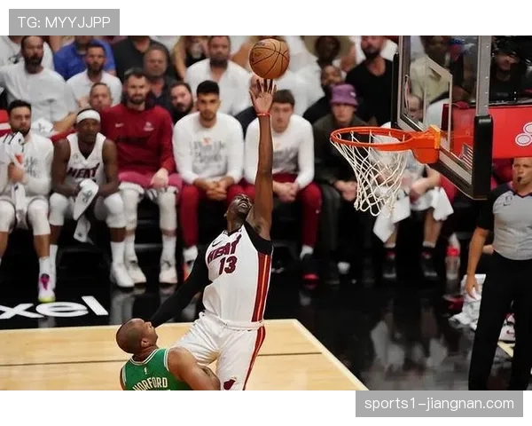 凯尔特人防守体系解析：无限换防与协防补位构建联盟顶级防线